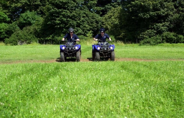  Socios en cuatrimotos 