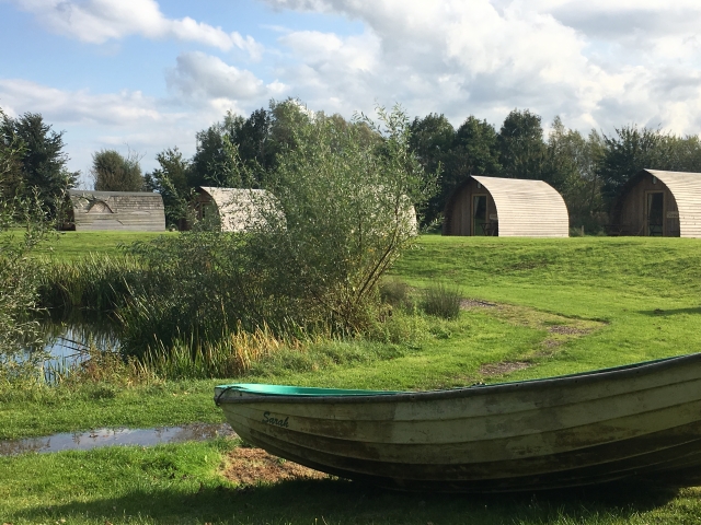  Glamping Pods 