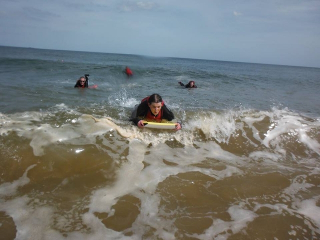  Surfista diferenle en el mar 