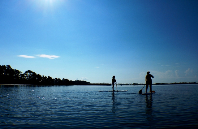  Double paddle boarding 