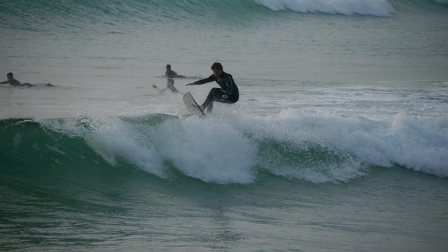  Surfeando las olas 