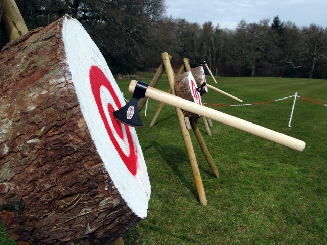  Lanzamiento de hachas 