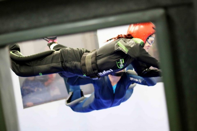  Paracaidismo en túnel de viento 