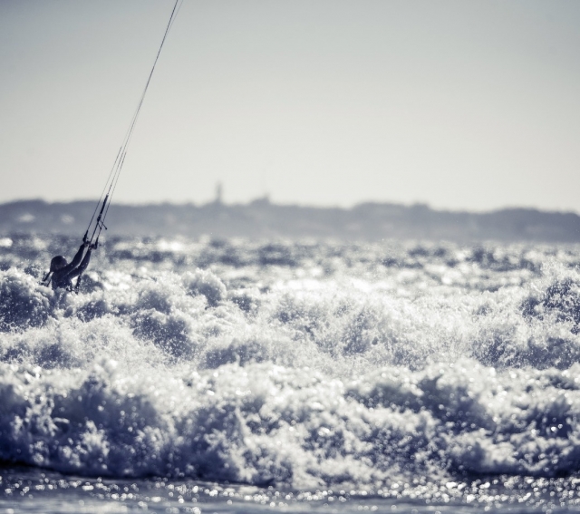  Kitesurf en olas 