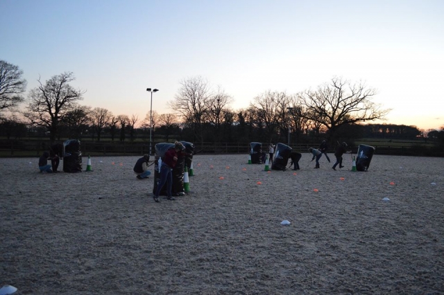  Puesta de sol, arena, jalo con arco. 
