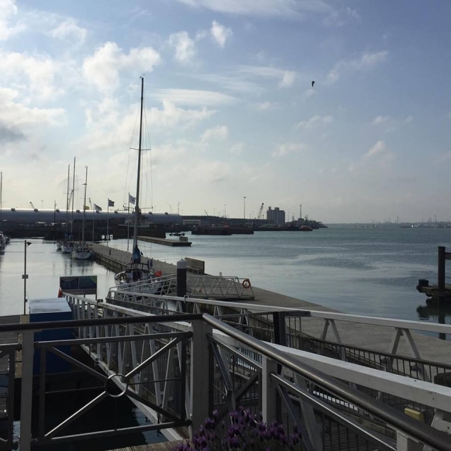  Gran vista del puerto 