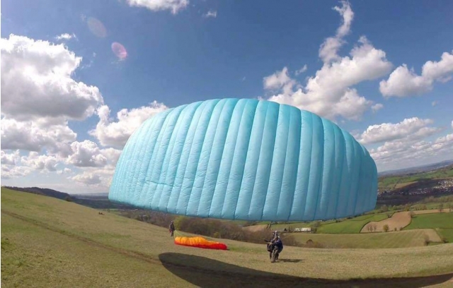  Listo para volar en parapente