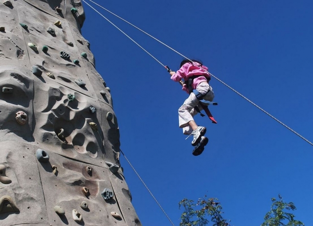  Bajando de la torre medianle rappel