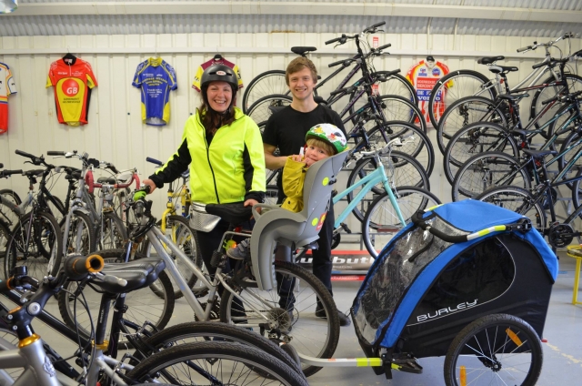Bicicleta con la familia 