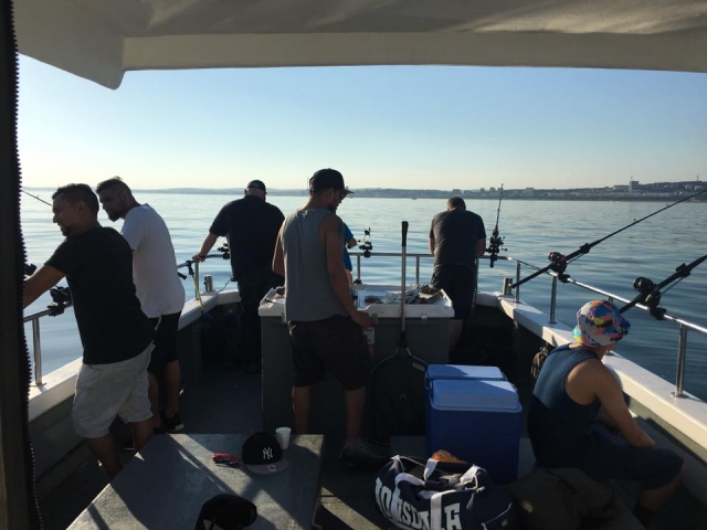  paseo en barco y pesca.