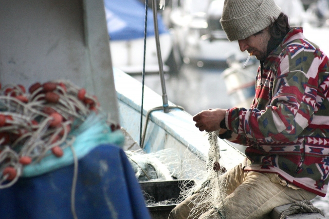  pescador preparando 