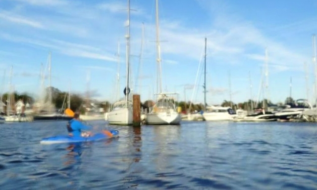  Kayak en el puerto deportivo 