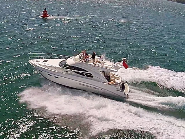 Salida del puerto deportivo 