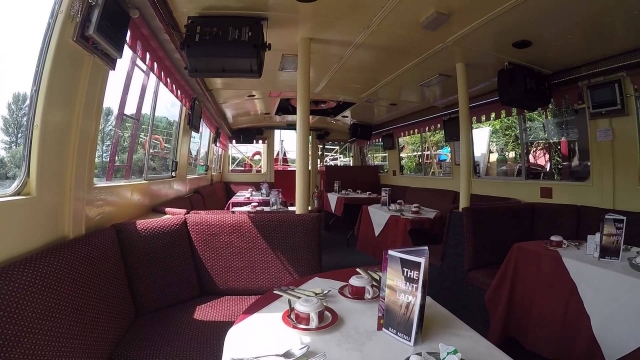  Disposición y vistas de la cubierta inferior 