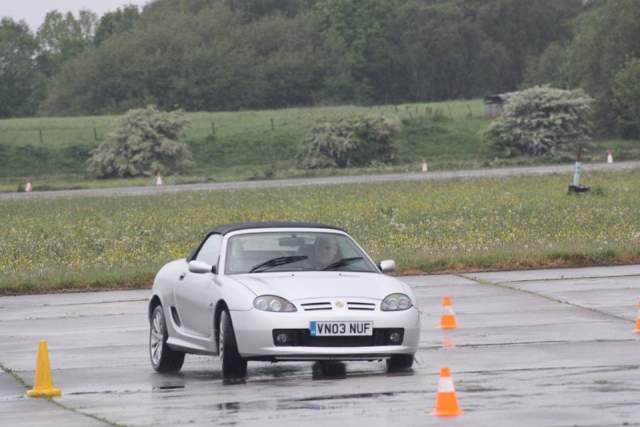  ¡Traiga su propio carro! 