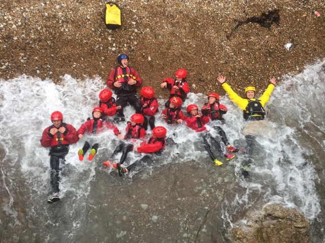  Coasteering con Keswick Adventures. 
