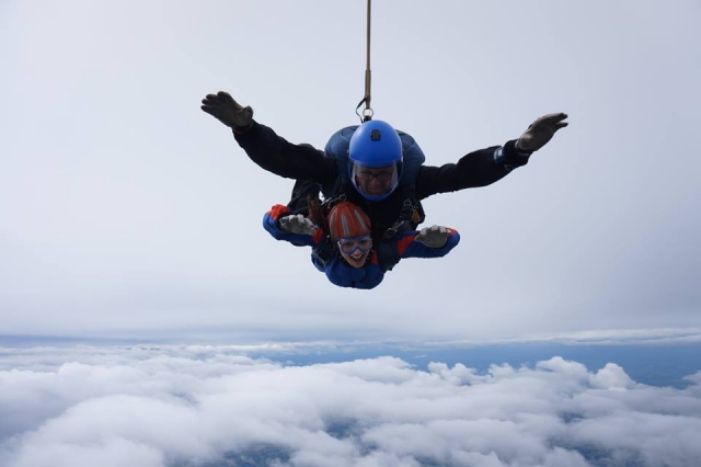  siéntele seguro con Skydive Academy Ltd 