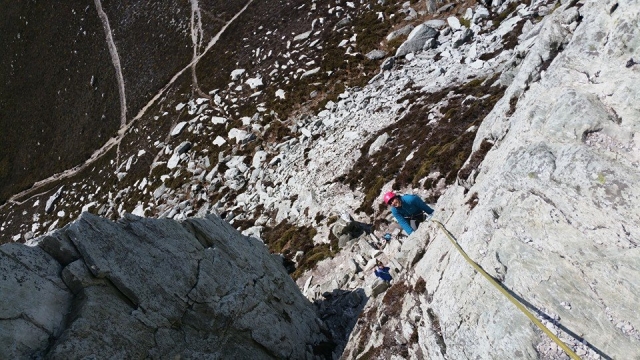  Introducción a la escalada al aire libre con 365 Mountain Adventures 