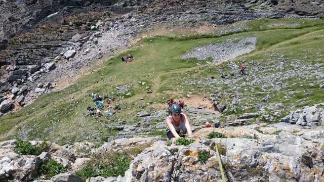  Introducción a la escalada al aire libre con 365 Mountain Adventures 