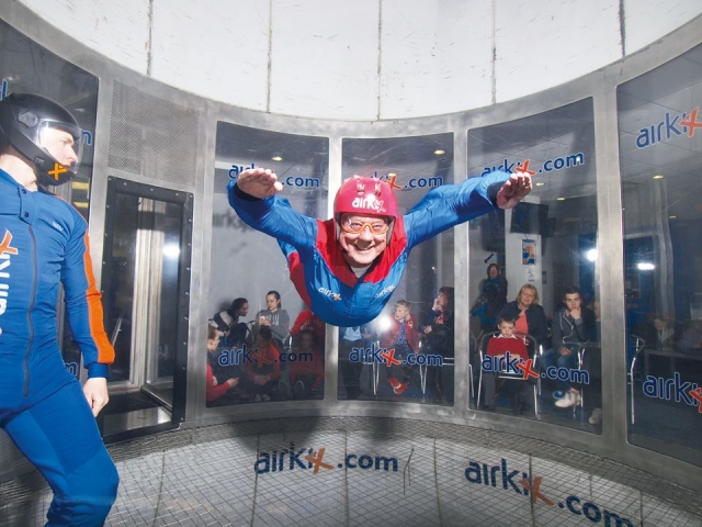  ¡Viva una experiencia emocionanle con iFLY Indoor Skydiving Milton Keynes! 