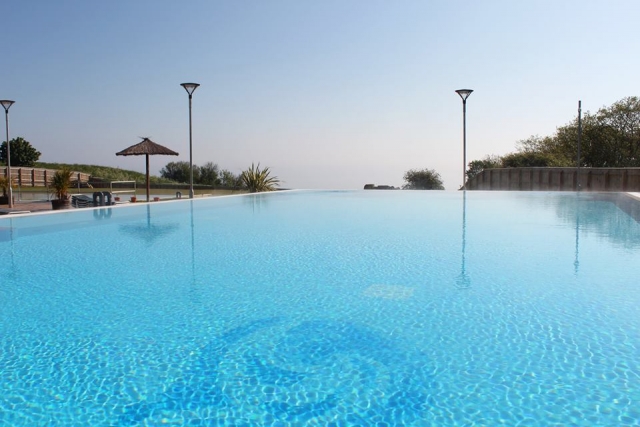  La alberca infinita del parque acuático Alpamare Scarborough 