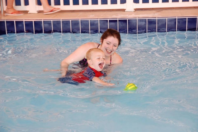  Clases de natación para bebés y niños pequeños en Brean Splash Waterpar 