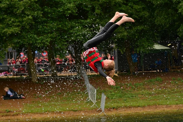  ¡Disfruta de toboganes extremos en Aqua Park Rutland! 