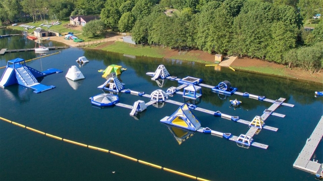  ¡Vive una gran aventura en Aqua Park Rutland! 