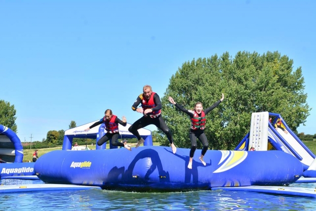  ¡Traiga a toda su familia a Aqua Park Rutland! 