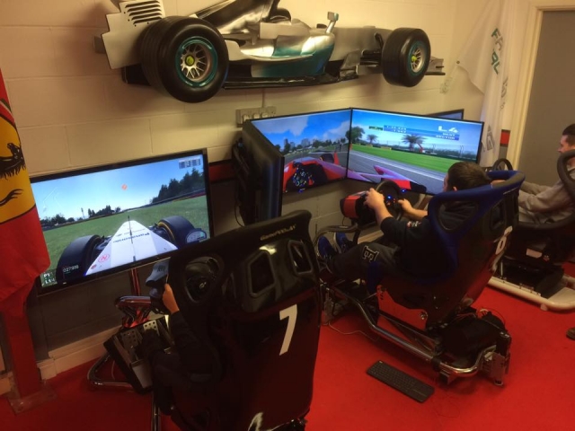  ¡Los simuladores de The Race Cave! 