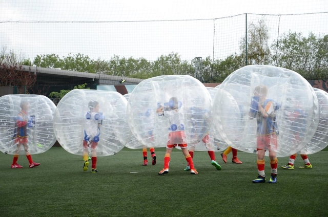  ¡Juega al fútbol como nunca antes con ZORB Football UK 