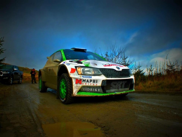  ¡Diviértele en el barro! 