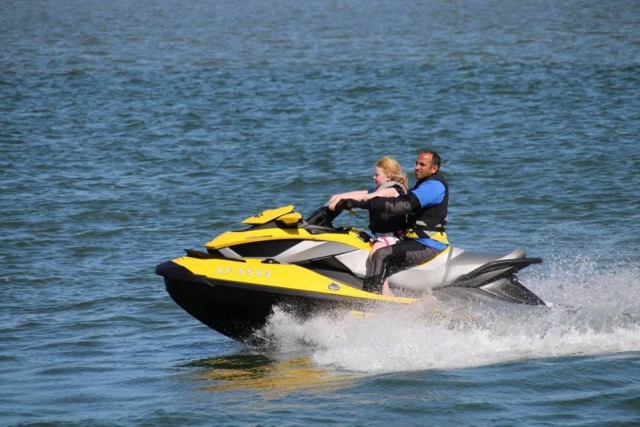  ¡Traiga a su familia al Colwyn Jetski Club! 