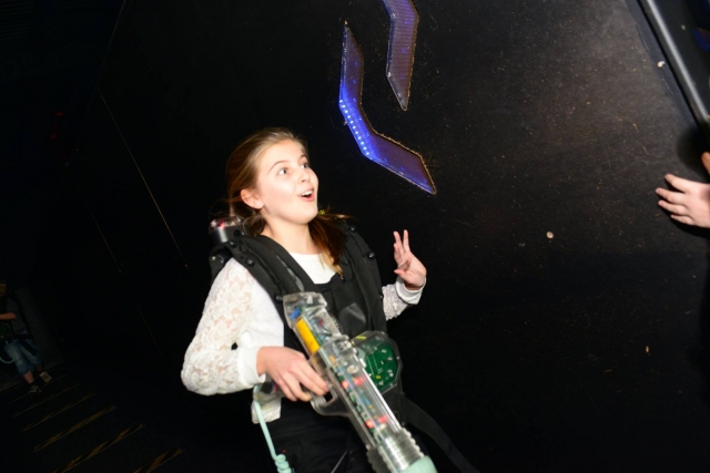diviértase con Laser Quest Trafford Center