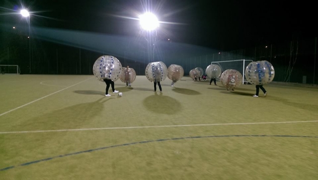  ¡También jugamos de noche! 