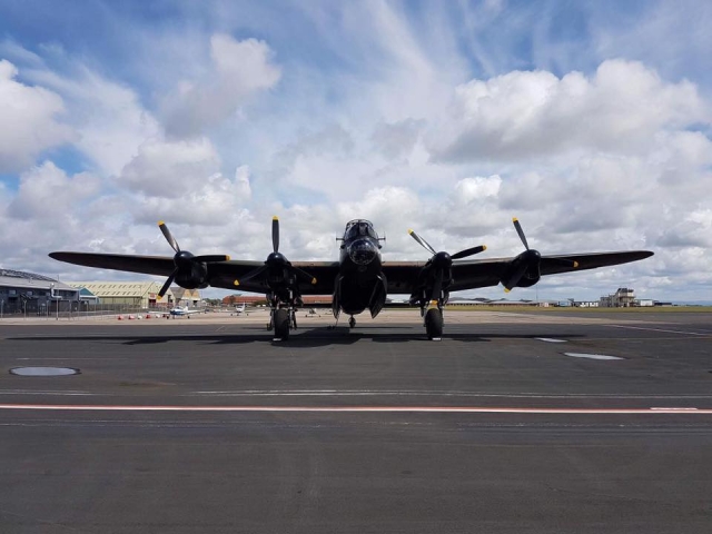  Una de nuestras aeronaves en Flightpath Blackpool 