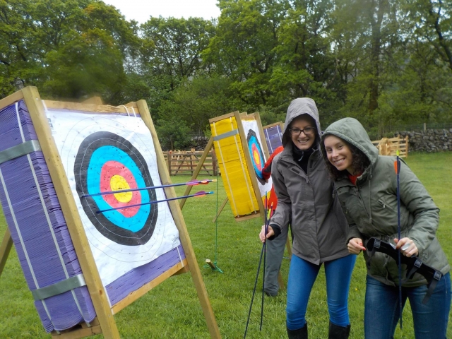 practica jalo con arco con amigos en West Lakes Adventure 