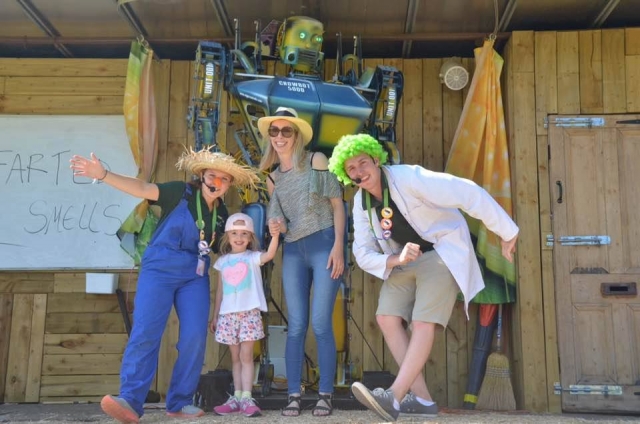  El show de Crowbot 5000 en el show de Crowbot 5000 