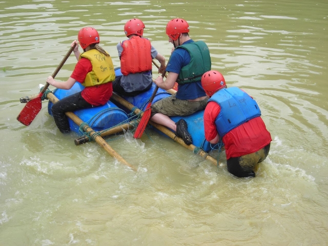  Construcción de balsa 