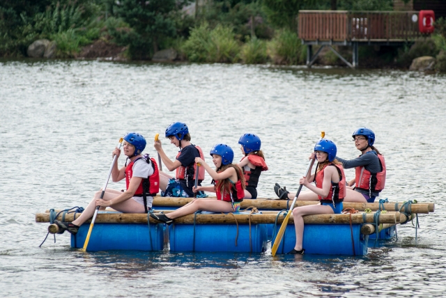  Construcción de balsa 