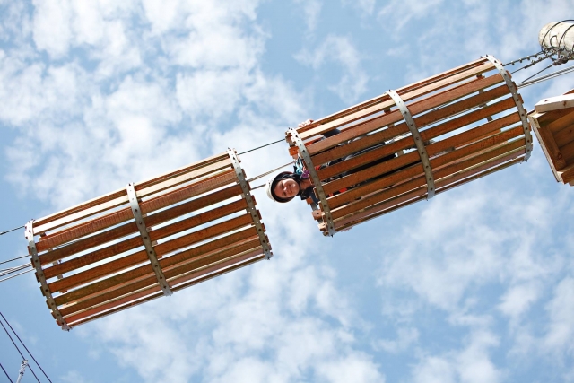  ¡Cuerdas altas en Hilltop Outdoor Center! 