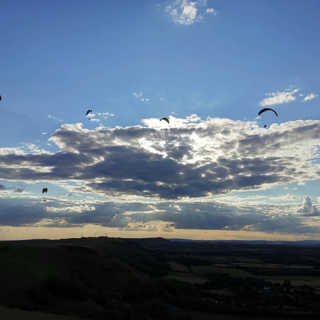  Volando alto en el cielo 