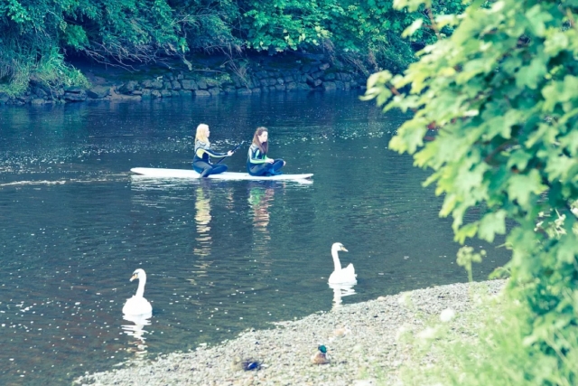  Disfruta de las vistas de Amble desde una tabla de paddle 