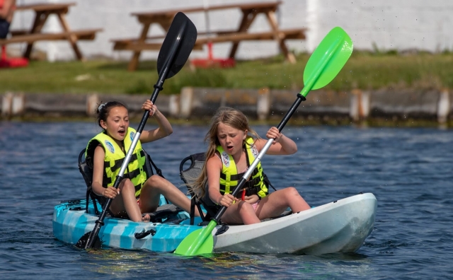  Los niños también pueden divertirse