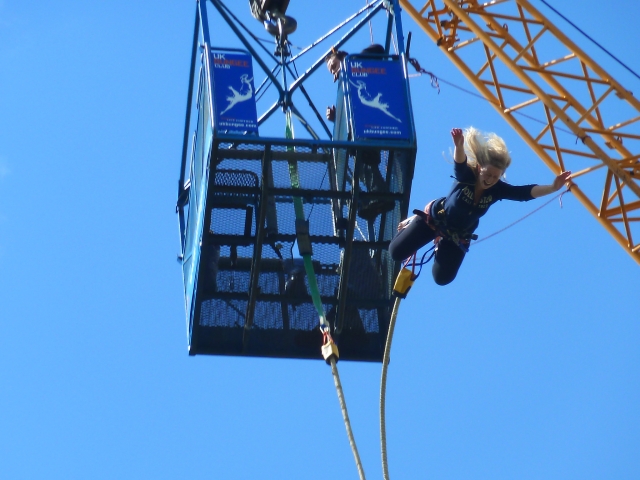  Vive una aventura de bungee única 