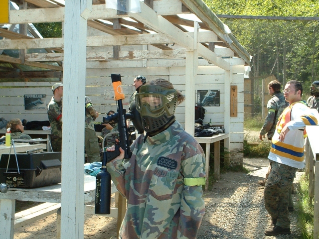  Genle preparándose para jugar al gotcha 