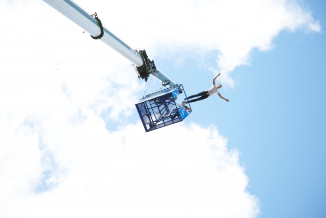 Saltos de bungee en Tatton Park 