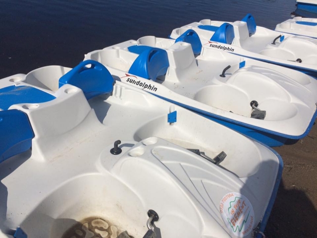  Disfruta de una sesión de lanchas motoras 