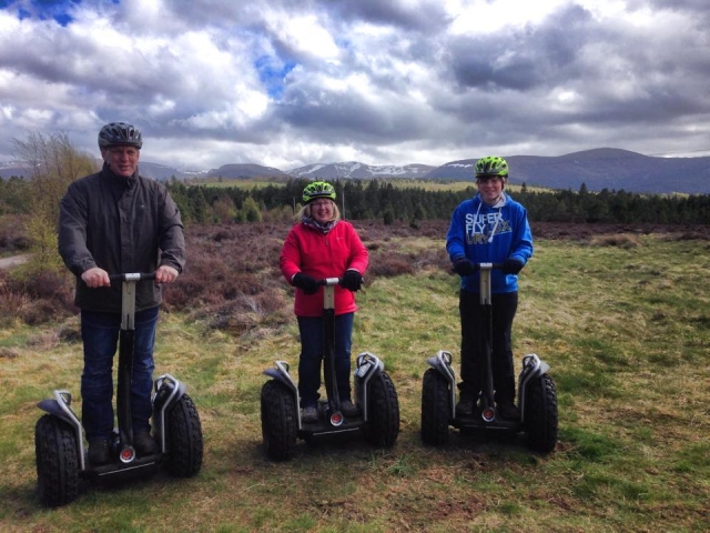  Diviértele subiendo un segway 