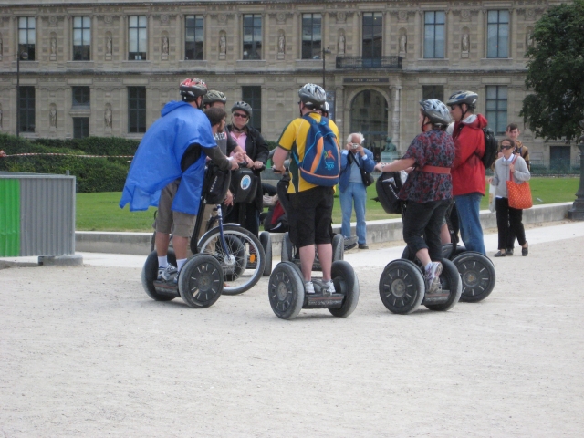  Genle descubriendo la ciudad en segway